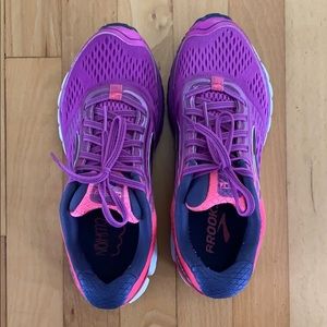 Brooks Ghost 9 running shoes